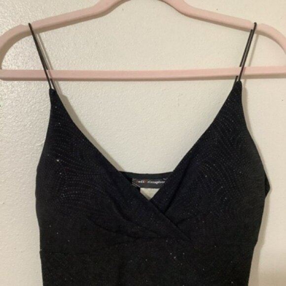 Elegant Black Sleeveless Dress - Picture 4 of 9